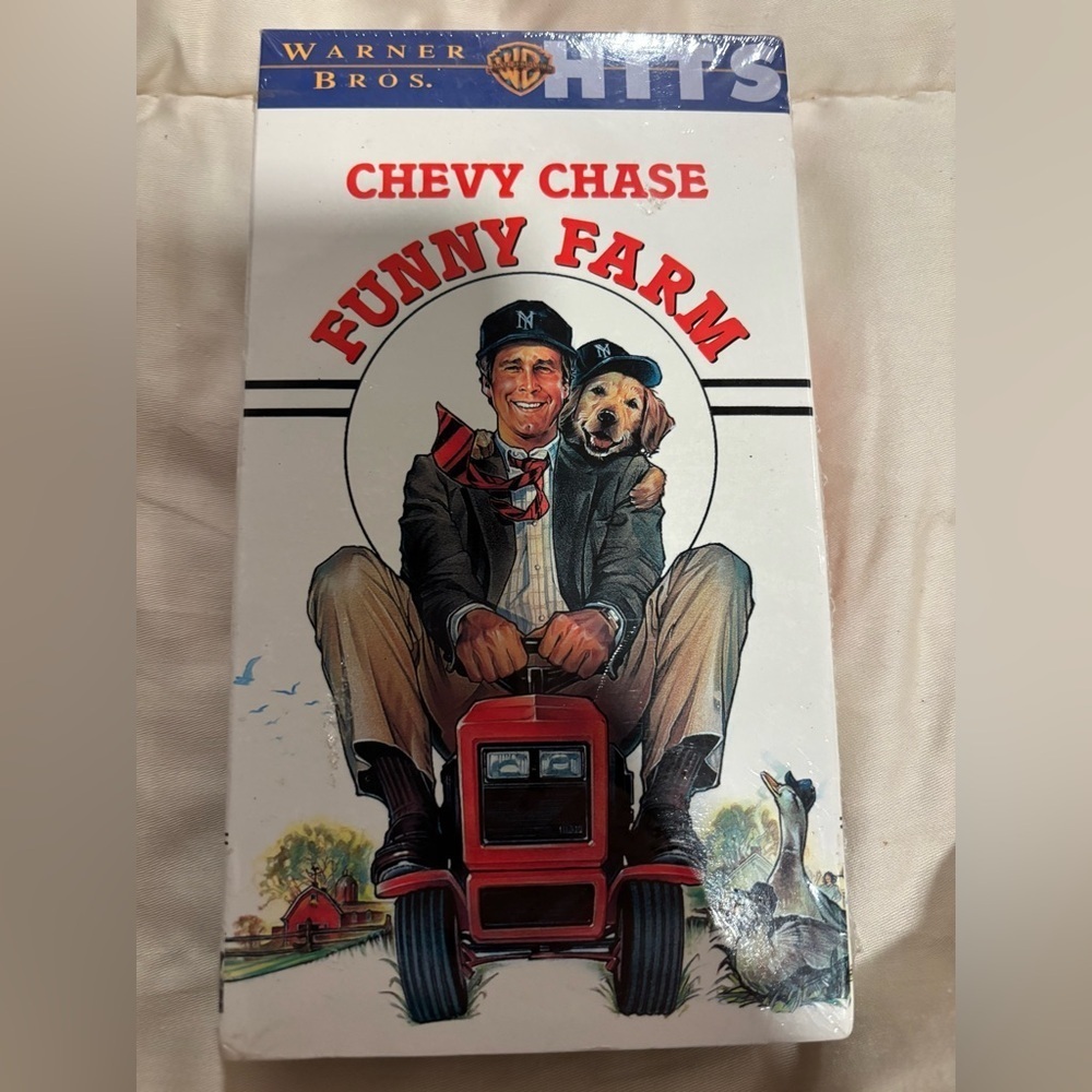 Chevy Chase Funny Farm  (VHS, 1993) new sealed